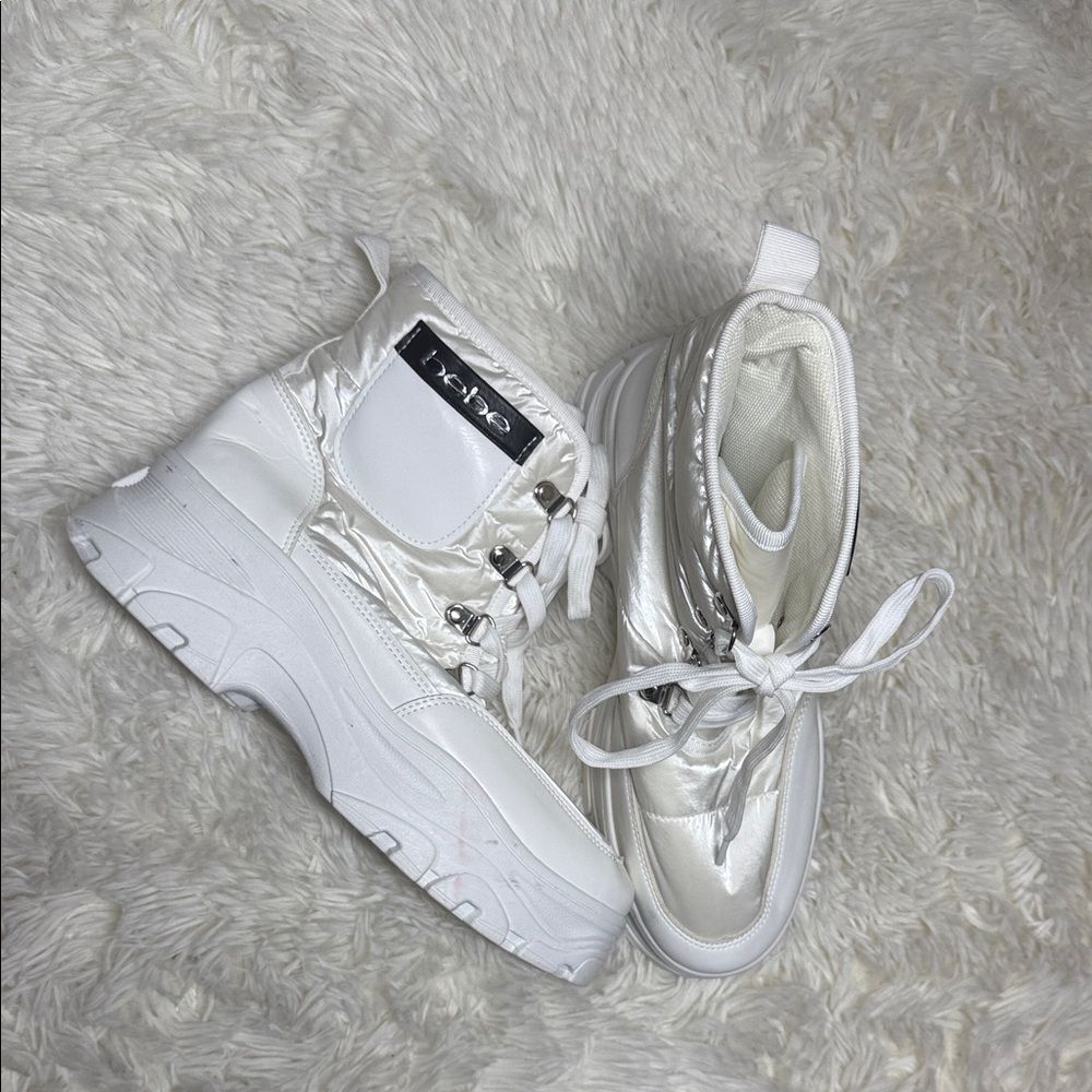 Stylish Bebe White Women's Boots